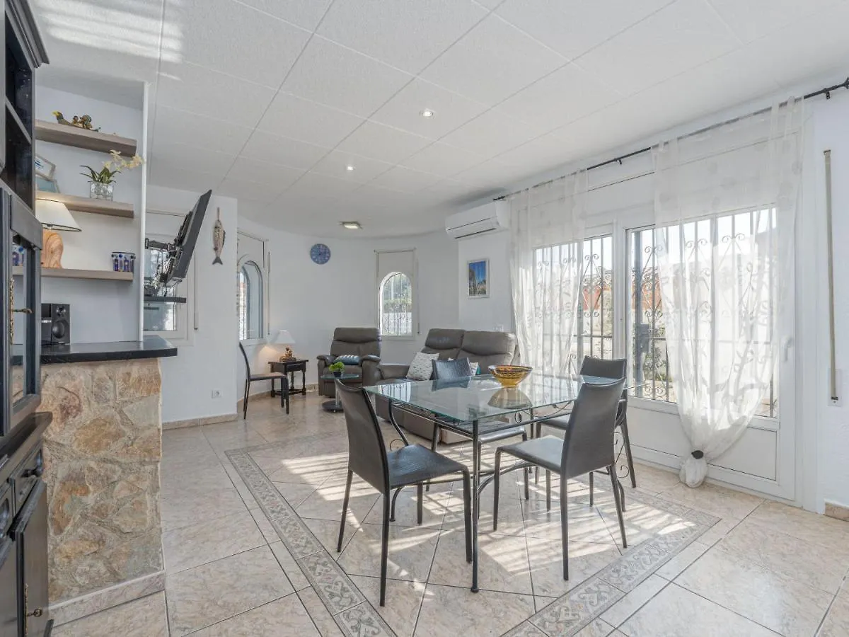 Holiday Home Louise By Interhome Эмпуриабрава