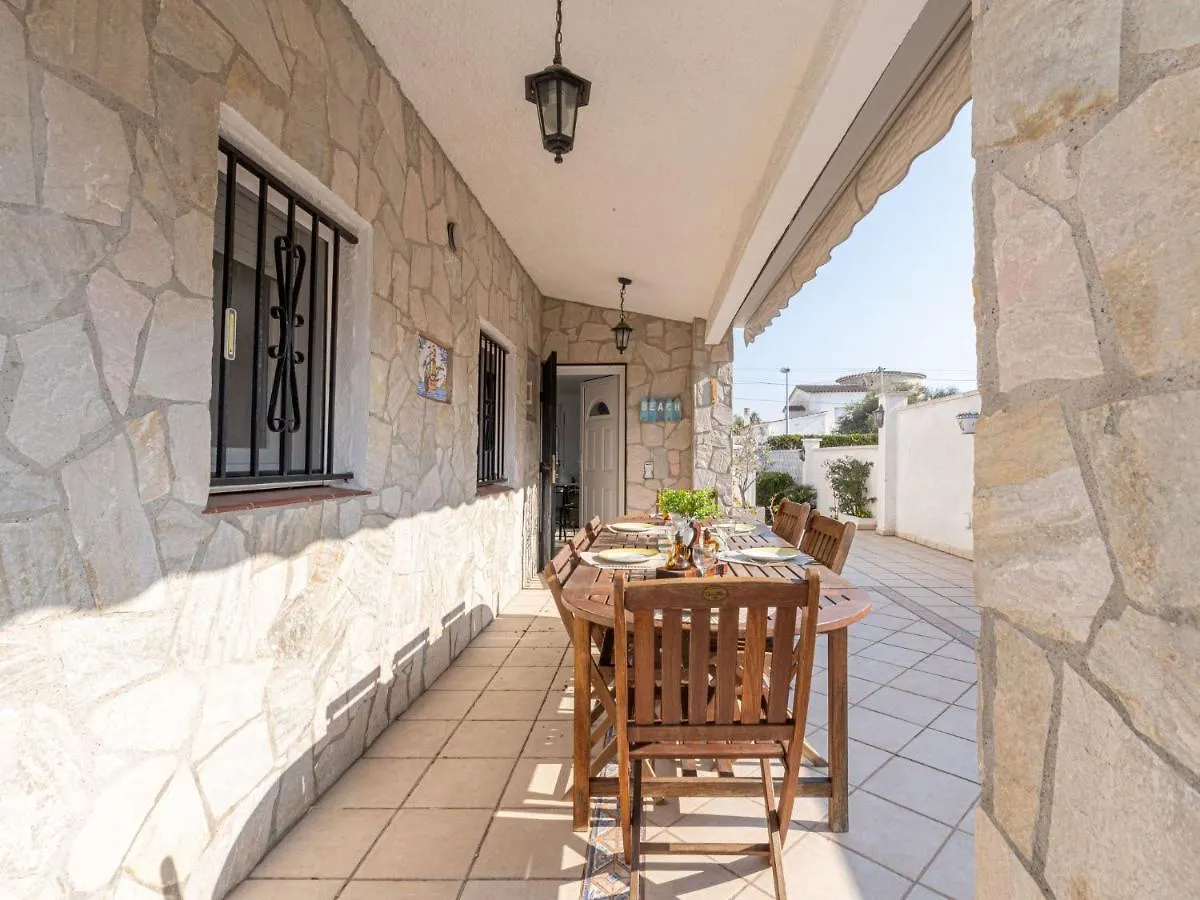 Holiday Home Louise By Interhome Эмпуриабрава